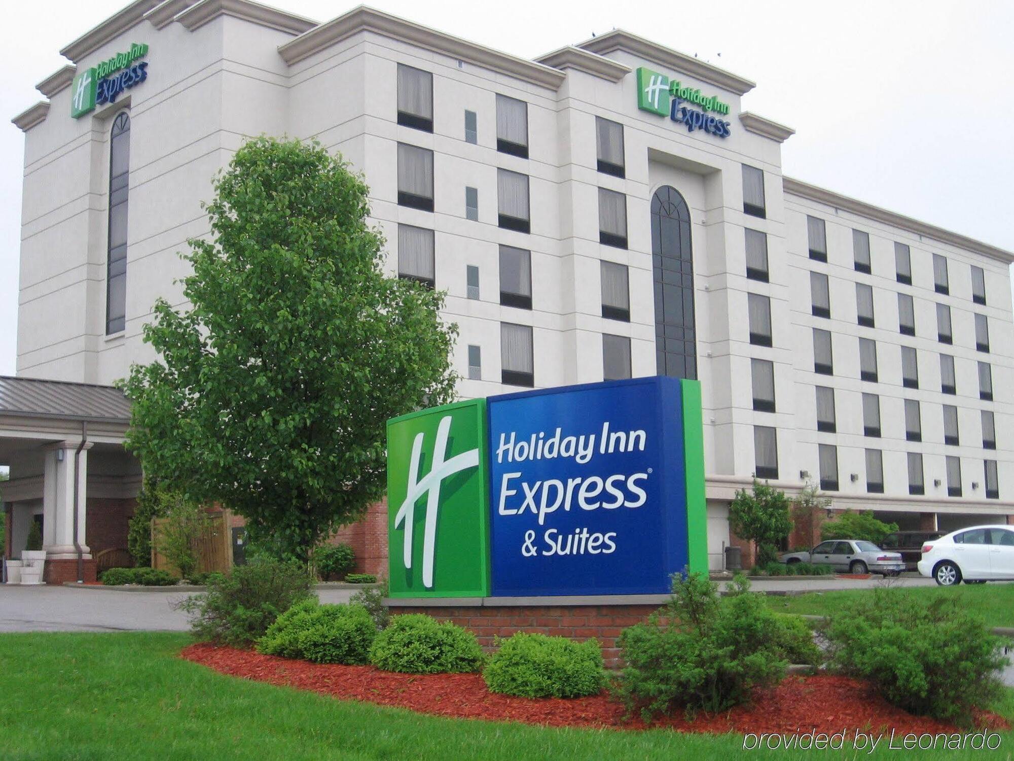 Holiday Inn Express & Suites Bloomington, An Ihg Hotel Exterior foto